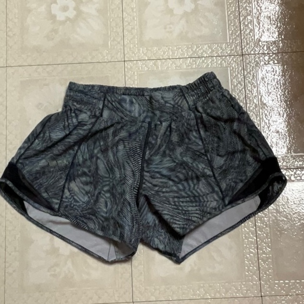 LuluLemon Athletic Nylon Printed Shorts (6)